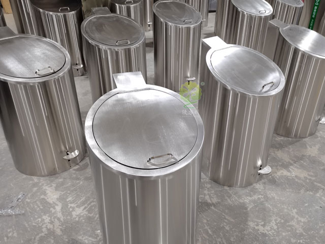 地埋式升降垃圾桶